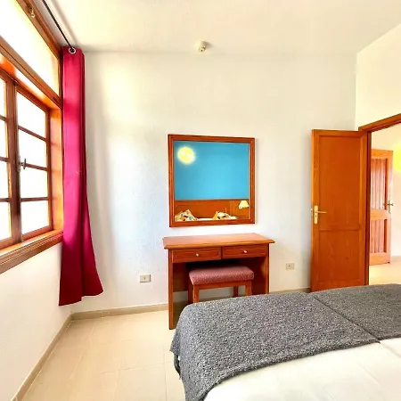 Apartamento Con Estupenda Piscina, Wifi, Tenerife Sur شقة *